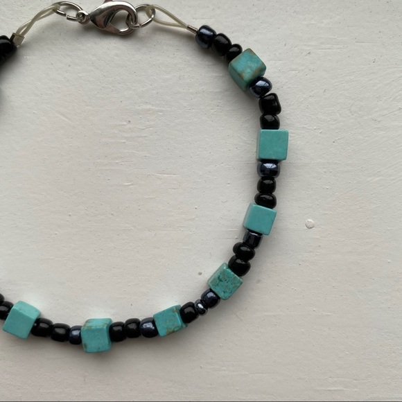 Vintage turquoise & black hematite bead bracelet - Picture 4 of 6